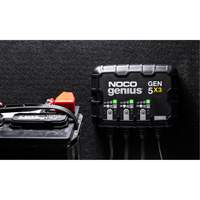 Chargeur de batterie embarqu&eacute; &agrave; 3 sorties de 15 amp&egrave;res Gen5X3 Genius Helyx Safety & Industrial Supplies