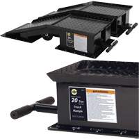 Rampes pour camions lourds avec longue poign&eacute;e en T, Capacit&eacute; 40 000 lb, 45" lo, 13-1/2" la, Hauteur de 9-19/50" Helyx Safety & Industrial Supplies