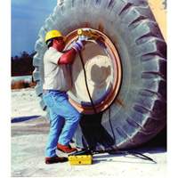 Ensemble de brise-talon pour pneus g&eacute;ants/&eacute;quipement de terrassement avec pompe hydraulique de 1/2 gallon Helyx Safety & Industrial Supplies