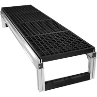 Trousse de plateforme de travail modulaire en aluminium &agrave; drainage ouvert FOUNDATION, 18" la x 72" pr, Capacit&eacute; de 400 lb, Enti&egrave;rement soud&eacute; Helyx Safety & Industrial Supplies