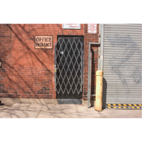 Barri&egrave;res de porte robustes, Simple, 4' lo x 5' 9" h d&eacute;ploy&eacute; Helyx Safety & Industrial Supplies
