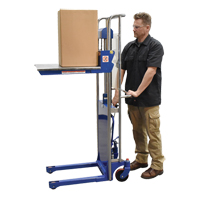 Gerbeur Hefti-Lift, M&eacute;canisme Pompe au pied, Capacit&eacute; de 880 lb, Levage max de 59" Helyx Safety & Industrial Supplies