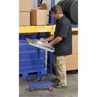 Table de travail inclinable mobile Helyx Safety & Industrial Supplies