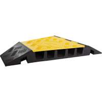 Protecteur de c&acirc;ble tourne-&agrave;-gauche robuste Powerhouse, 5 canaux, 12" lo x 19,75" la x 2,25" h Helyx Safety & Industrial Supplies