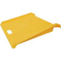 Rampe de trottoir portable en poly pour diable, Capacit&eacute; de 1000 lb, 27" la x 27" lo Helyx Safety & Industrial Supplies