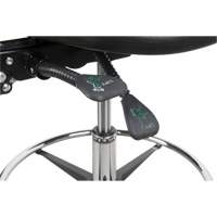 Tabouret robuste et ergonomique, Stationnaire, Ajustable Hauteur, Capacit&eacute; 250 lb Helyx Safety & Industrial Supplies