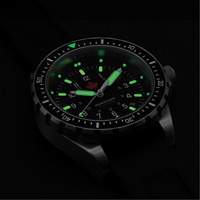 Tr&egrave;s grande montre &agrave; quartz pour plongeur avec feuille d'&eacute;rable rouge, Num&eacute;rique, &agrave; piles, 46 mm, Noir Helyx Safety & Industrial Supplies