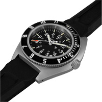 Montre Steel Navigator avec date sur ensemble bracelet en caoutchouc noir de trois morceaux, Num&eacute;rique, &agrave; piles, 41 mm, Noir Helyx Safety & Industrial Supplies