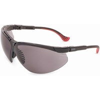 Lunettes de s&eacute;curit&eacute; Uvex Genesis avec lentilles HydroShield, Lentille Grise/fum&eacute;e, Antibu&eacute;e, R&eacute;pond ou surpasse la norme CSA Z94.3 Helyx Safety & Industrial Supplies