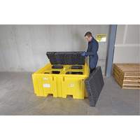 GRV Spill Pallet Plus avec drain, Capacit&eacute; de d&eacute;versement 365 gal. US, 62" x 62" x 28" Helyx Safety & Industrial Supplies