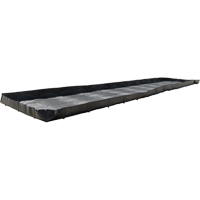 Berme pour r&eacute;servoir de fracturation, Capacit&eacute; 3740 gal. US, 50' la x 10' lo x 12" h, Support en L Helyx Safety & Industrial Supplies