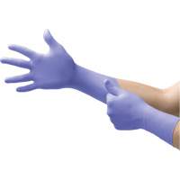 Gants Supreno EC, Petit, Nitrile, 5,5-mil, Sans poudre, Mauve, Classe 2 Helyx Safety & Industrial Supplies