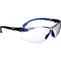 Lunettes de s&eacute;curit&eacute; Solus avec lentille Scotchgard, Lentille Int&eacute;rieur/ext&eacute;rieur, Antibu&eacute;e, R&eacute;pond ou surpasse la norme CSA Z94.3 Helyx Safety & Industrial Supplies