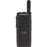Radio portative de s&eacute;rie SL-300, Bande VHF, 2 canaux, Port&eacute;e 2 Helyx Safety & Industrial Supplies