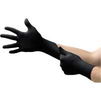 Gants Onyx, Petit, Nitrile, 3,5 mils, Sans poudre, Noir Helyx Safety & Industrial Supplies