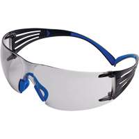 Lunettes de s&eacute;curit&eacute; SecureFit s&eacute;rie 400, Lentille Int&eacute;rieur/ext&eacute;rieur, Antibu&eacute;e/Anti-&eacute;gratignures, ANSI Z87+/R&eacute;pond ou surpasse la norme CSA Z94.3 Helyx Safety & Industrial Supplies