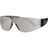 Lunettes de protection de s&eacute;rie 100 SecureFit, Lentille Gris/Int&eacute;rieur/ext&eacute;rieur, Antibu&eacute;e/Anti-&eacute;gratignures, ANSI Z87+/R&eacute;pond ou surpasse la norme CSA Z94.3 Helyx Safety & Industrial Supplies