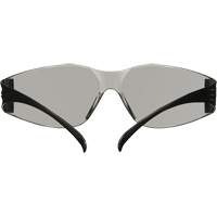 Lunettes de protection de s&eacute;rie 100 SecureFit, Lentille Gris/Int&eacute;rieur/ext&eacute;rieur, Antibu&eacute;e/Anti-&eacute;gratignures, ANSI Z87+/R&eacute;pond ou surpasse la norme CSA Z94.3 Helyx Safety & Industrial Supplies