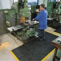 Tapis antifatigue &agrave; imbrication Cushion-Ease 550, &agrave; fentes, 3' x 3' x 3/4", Noir, Caoutchouc Helyx Safety & Industrial Supplies