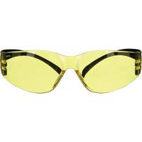 Lunettes de s&eacute;curit&eacute; de s&eacute;rie 100 SecureFit, Lentille Ambr&eacute;e, Antibu&eacute;e/Anti-&eacute;gratignures, ANSI Z87+/R&eacute;pond ou surpasse la norme CSA Z94.3 Helyx Safety & Industrial Supplies