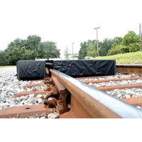 Berme Ultra-Track Berm, Capacit&eacute; 144 gal. US, 4' la x 6' lo x 12" h, Paroi en mousse Helyx Safety & Industrial Supplies