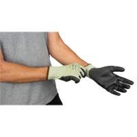 Gants &eacute;lastiques &eacute;cologiques sans coutures r&eacute;sistants &agrave; la coupe, Taille 10, Calibre 13, Rev&ecirc;tement Polyur&eacute;thane, Enveloppe en PEHP/rPET, ASTM ANSI niveau A4 Helyx Safety & Industrial Supplies