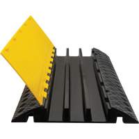 Protecteur de c&acirc;bles en polyur&eacute;thane, 3 canaux, 35,43" lo x 19,69" la x 3" h Helyx Safety & Industrial Supplies