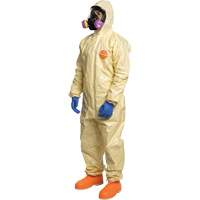 Combinaison 6000 SFR Tychem, Taille Petit, Khaki Helyx Safety & Industrial Supplies