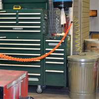 Ensemble de barri&egrave;re &agrave; chaîne magn&eacute;tique pour l'entrep&ocirc;t, Orange, Maillon de 2", 15' de long Helyx Safety & Industrial Supplies