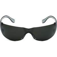 Lunettes de s&eacute;curit&eacute; Adapt Lite, Lentille Fum&eacute;e, Antibu&eacute;e/Anti-&eacute;gratignures, ANSI Z87+/R&eacute;pond ou surpasse la norme CSA Z94.3 Helyx Safety & Industrial Supplies