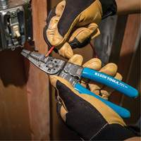 Outils polyvalents &agrave; bec long, 8-1/4" lo, 10 - 22 AWG Helyx Safety & Industrial Supplies