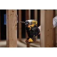 Ensemble de tournevis &agrave; percussion avec moteur sans balai Xtreme, 1/4", 1450 lb-po Couple max., 12 V, Lithium-ion Helyx Safety & Industrial Supplies